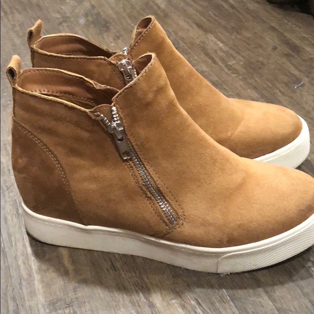 bootie/sneaker shoes